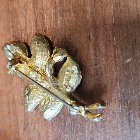 Necklace and 2 brooch set - Picture 8 of 8